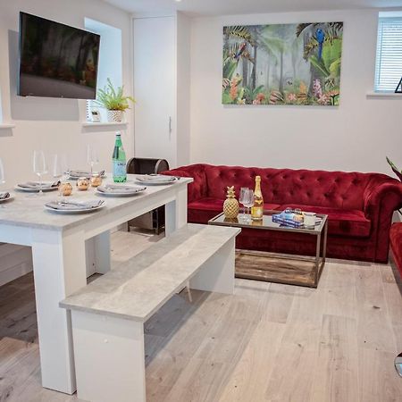 The Dragon'S Den Apartment ฮาร์โรเกต ภายนอก รูปภาพ