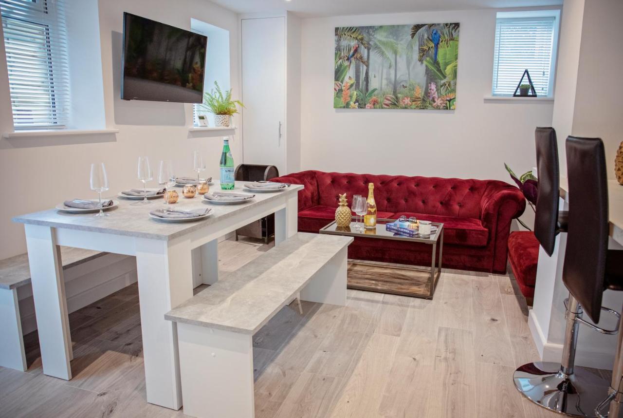 The Dragon'S Den Apartment ฮาร์โรเกต ภายนอก รูปภาพ