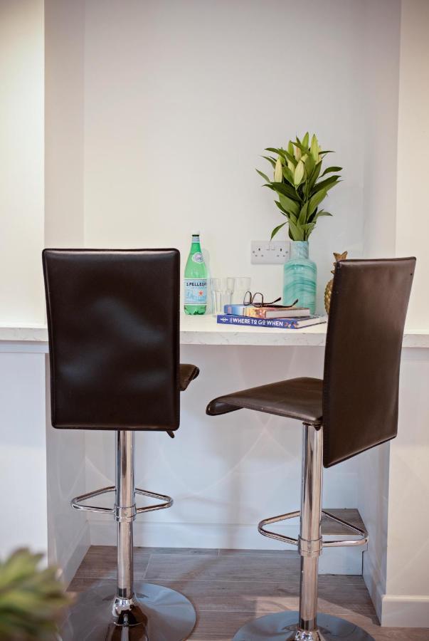 The Dragon'S Den Apartment ฮาร์โรเกต ภายนอก รูปภาพ