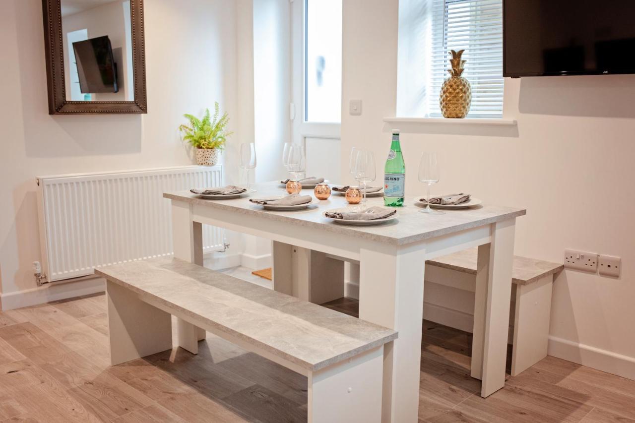 The Dragon'S Den Apartment ฮาร์โรเกต ภายนอก รูปภาพ